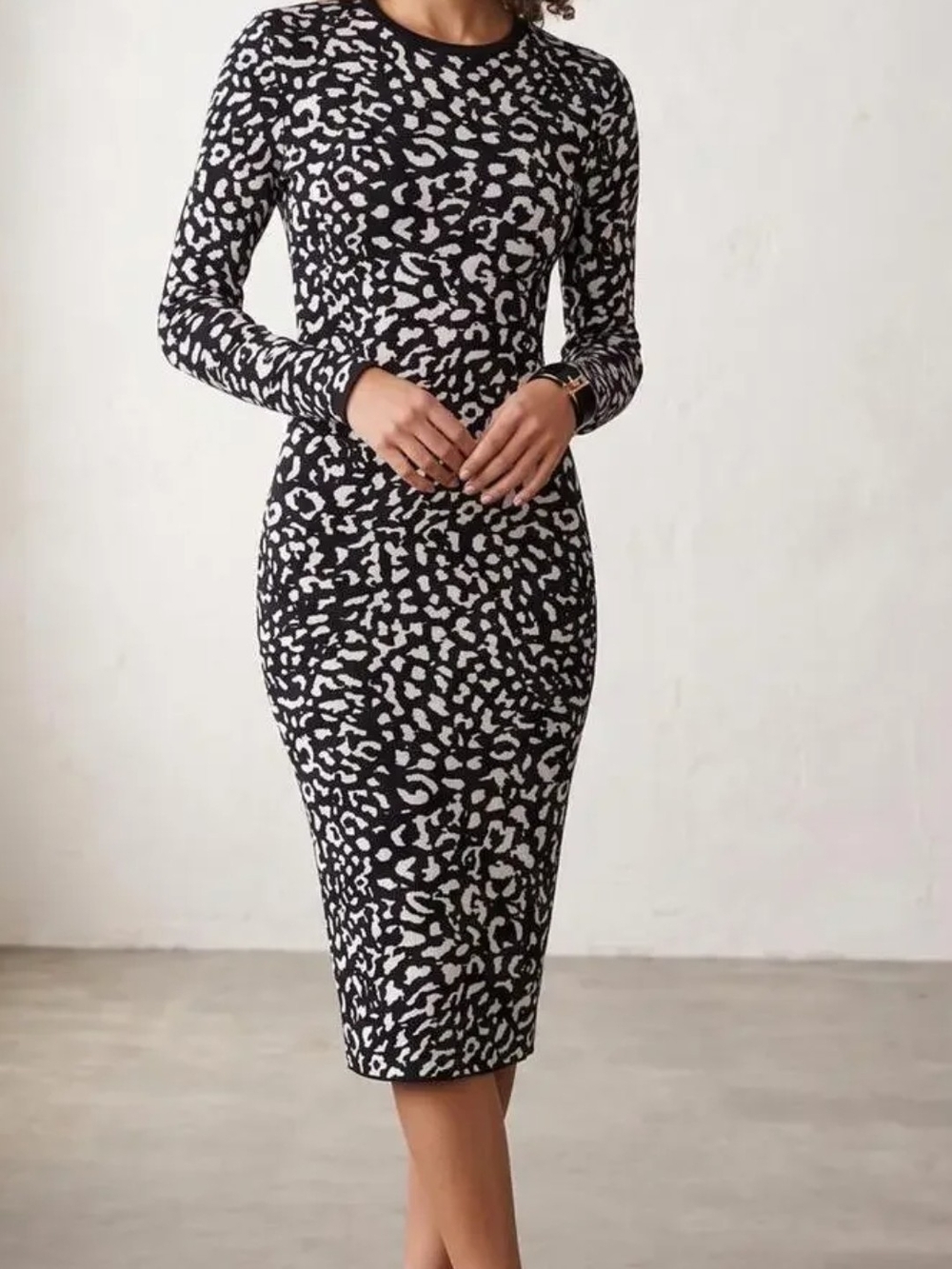 EXPRESS warm, cozy Black & White Animal-Print Long Sleeve Sheath Dress